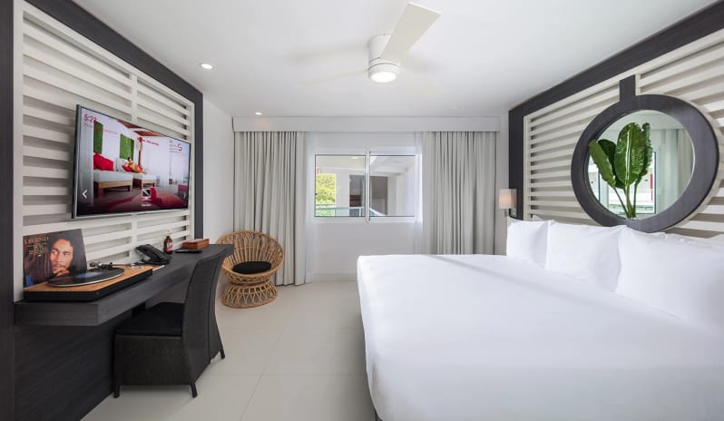 S Hotel Jamaice - Mini King Room